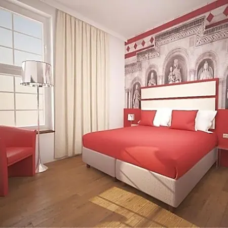 Postgalerie Hotel 3*